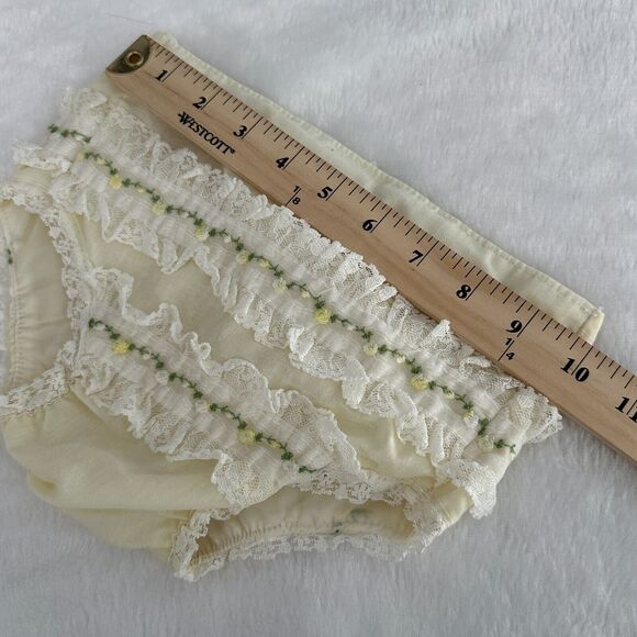 Handi Panti by Alexis Vintage Diaper Cover Roses With Lace Nylon 18-25lbs Yellow - Picture 4 of 5